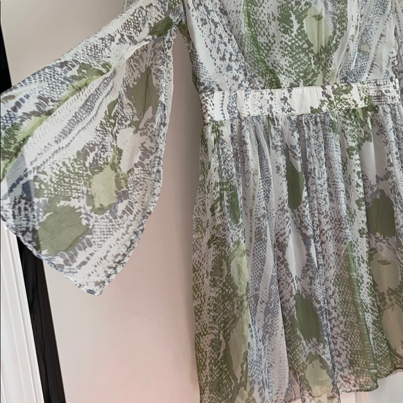 Dress - Picture 3 of 3